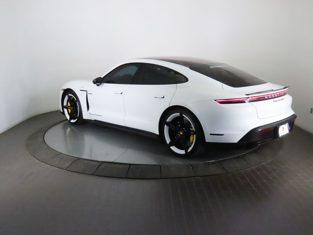 Thumbnail: 2021 Porsche Taycan - 3