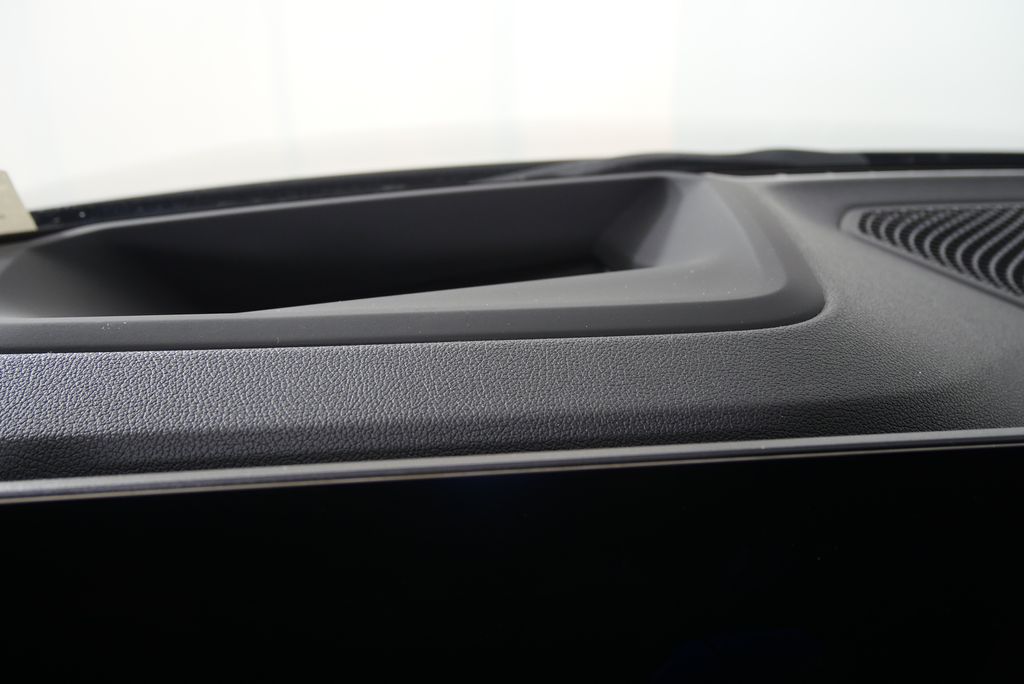 Thumbnail: 2025 BMW i4 - 23