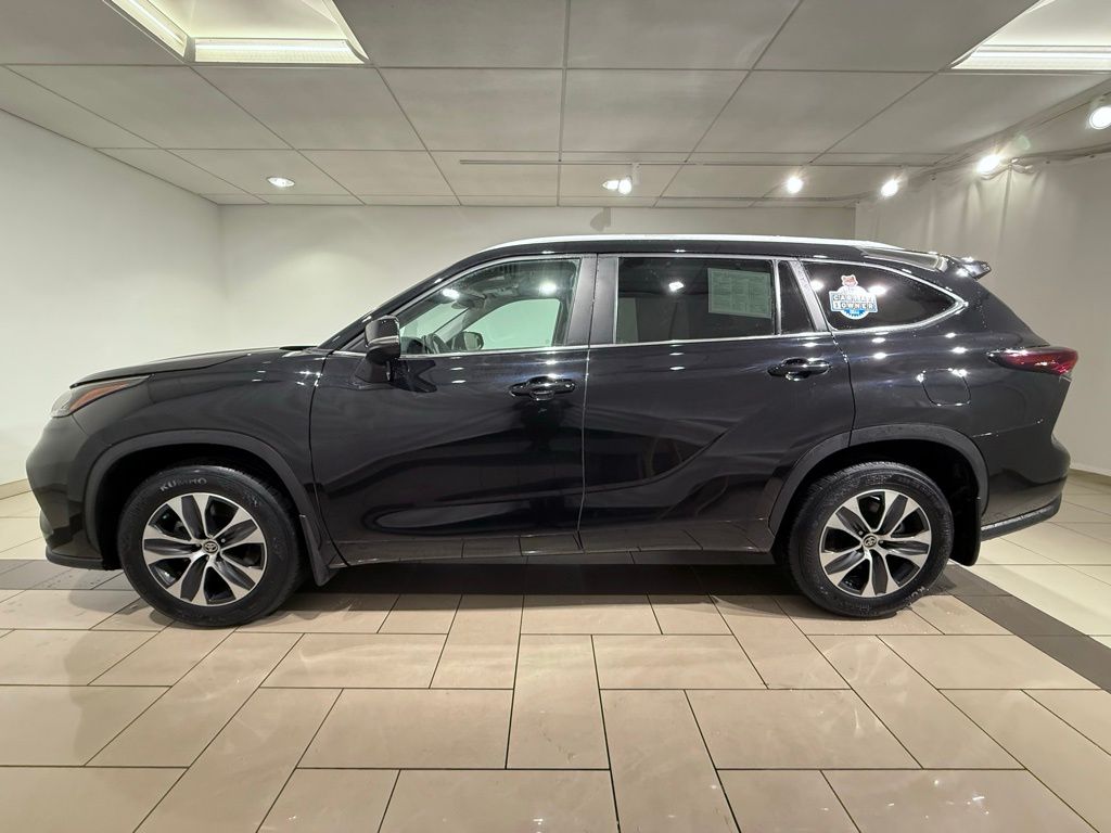 Thumbnail: 2024 Toyota Highlander - 2