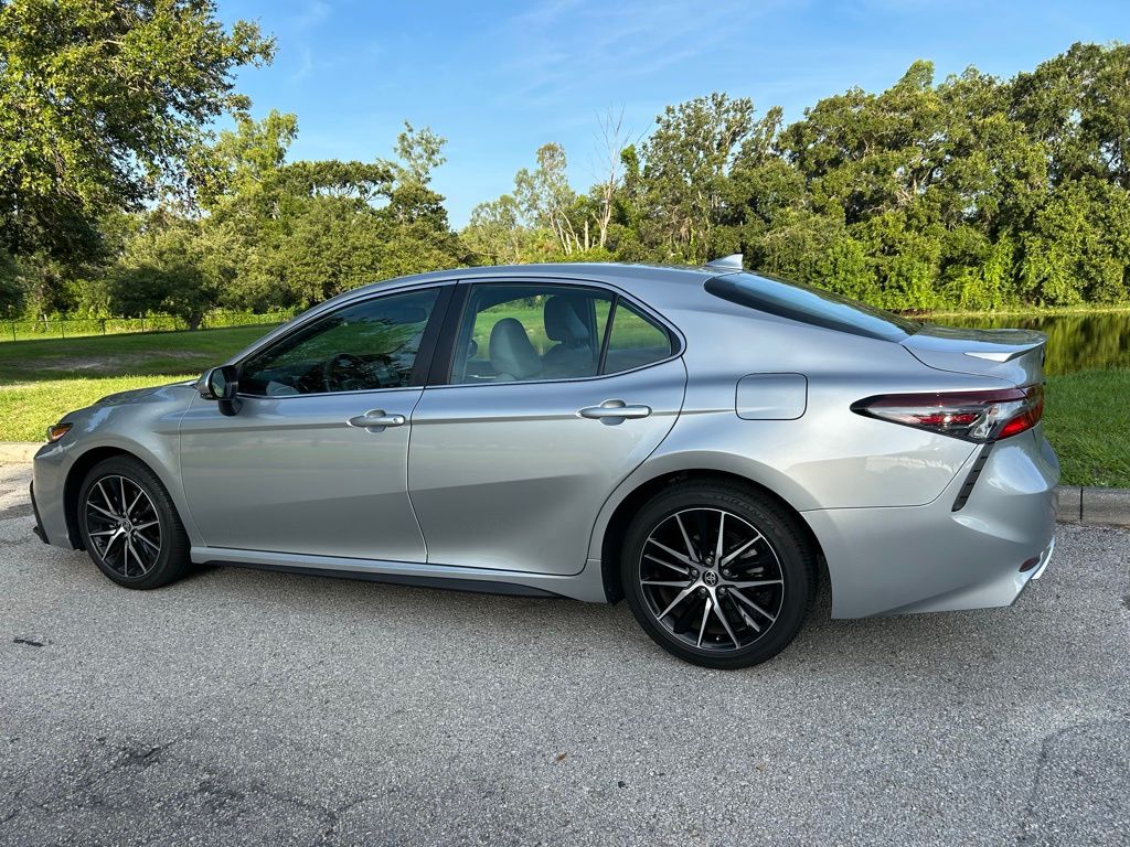 Thumbnail: 2022 Toyota Camry - 3