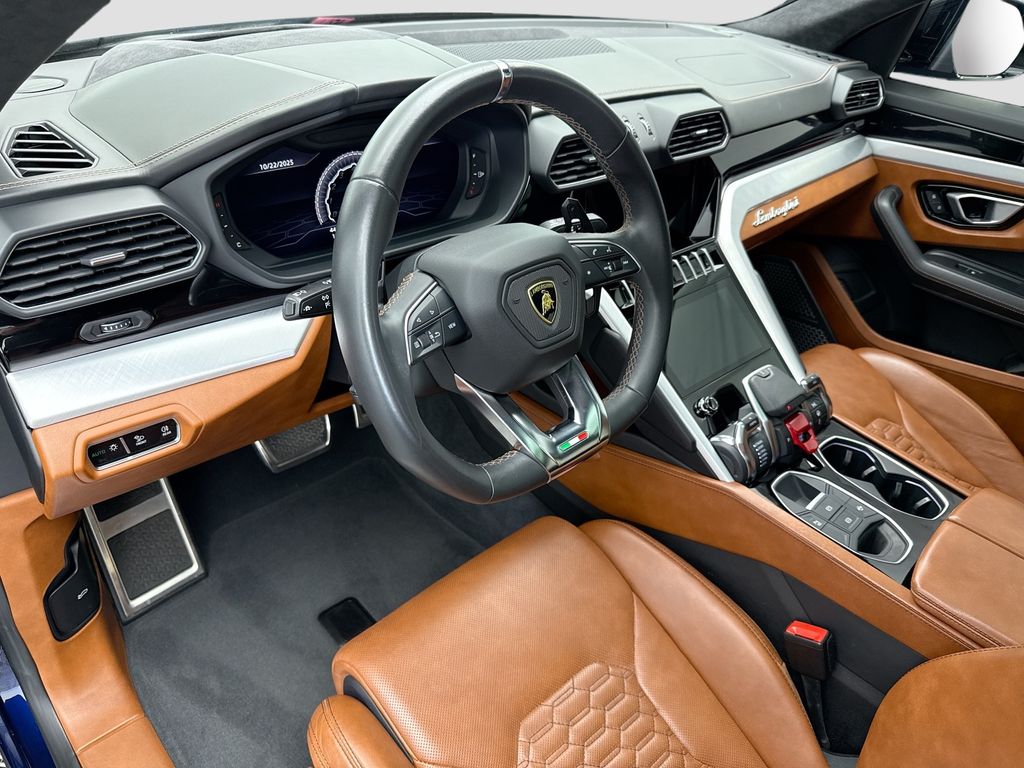 Thumbnail: 2020 Lamborghini Urus - 9