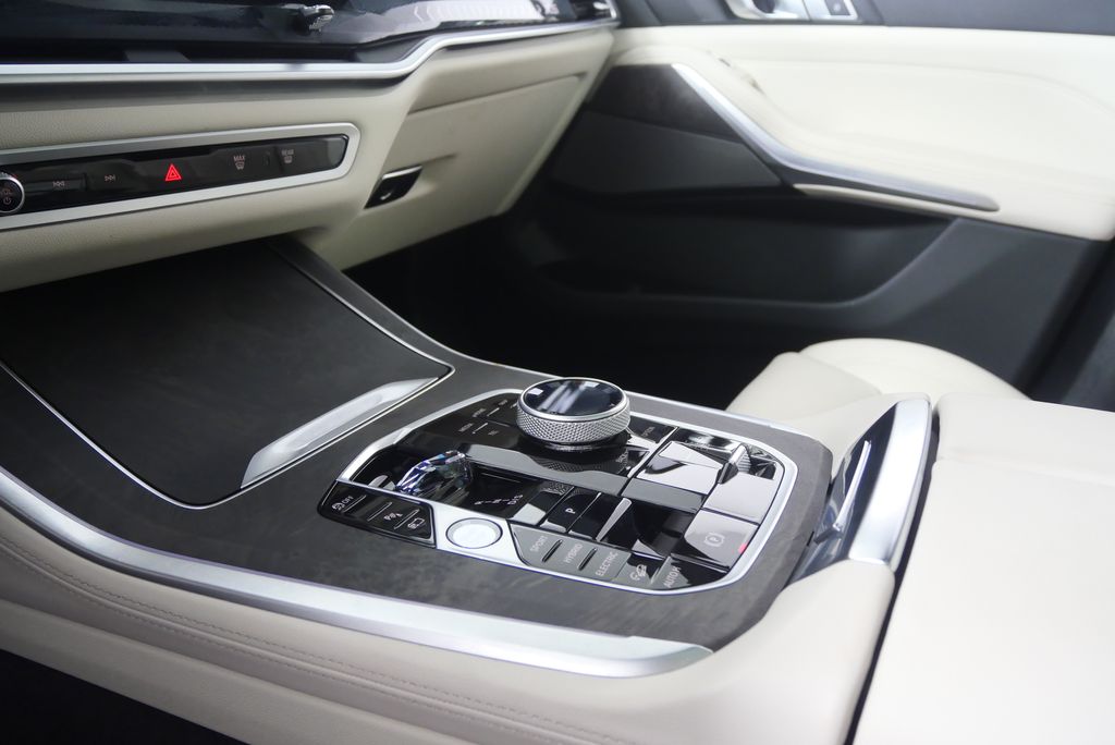 Thumbnail: 2026 BMW X5 - 23