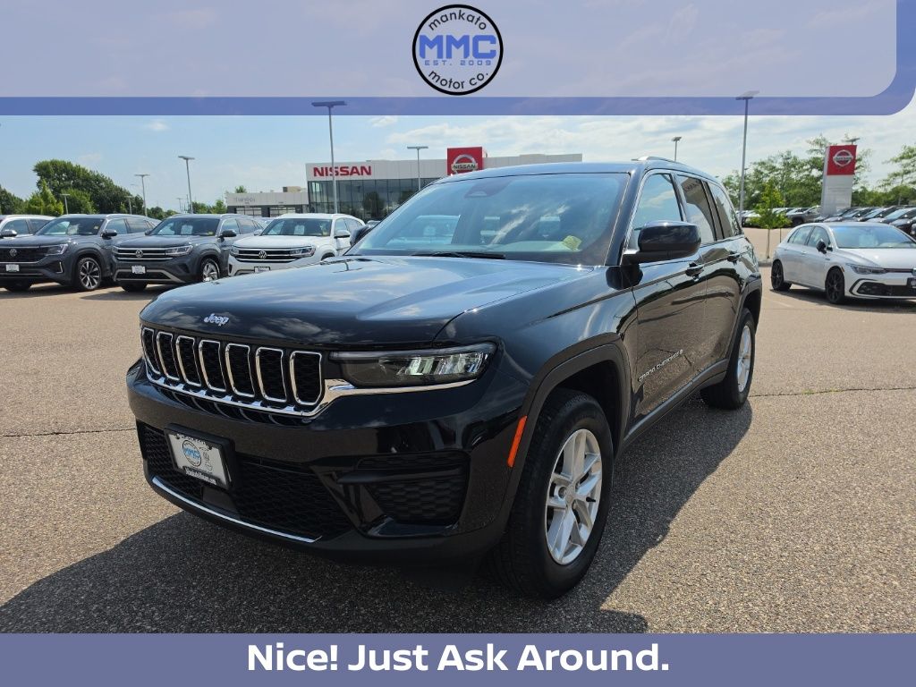  2023 Jeep Grand Cherokee Laredo 4WD   