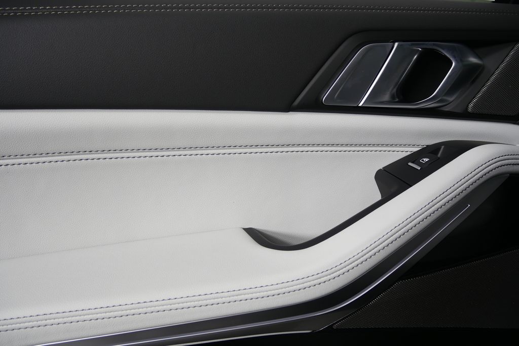 Thumbnail: 2026 BMW X5 - 14