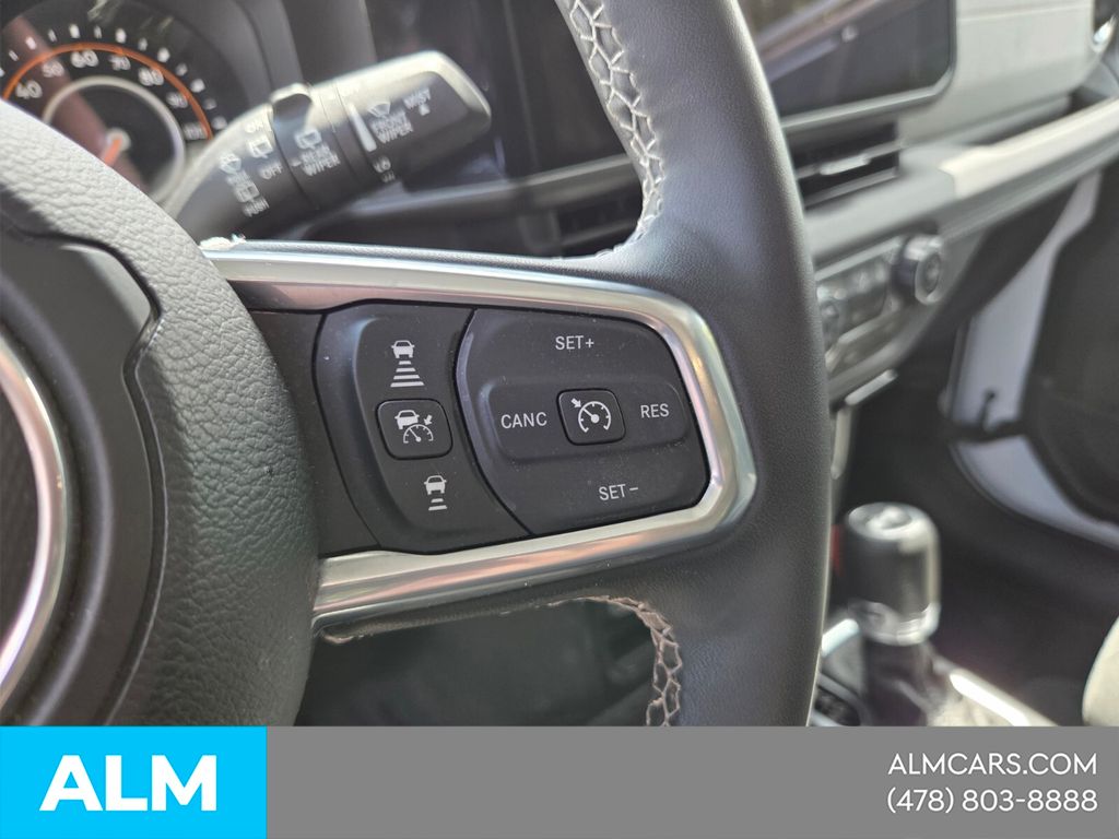 Used 2025 White Jeep Sahara image 26
