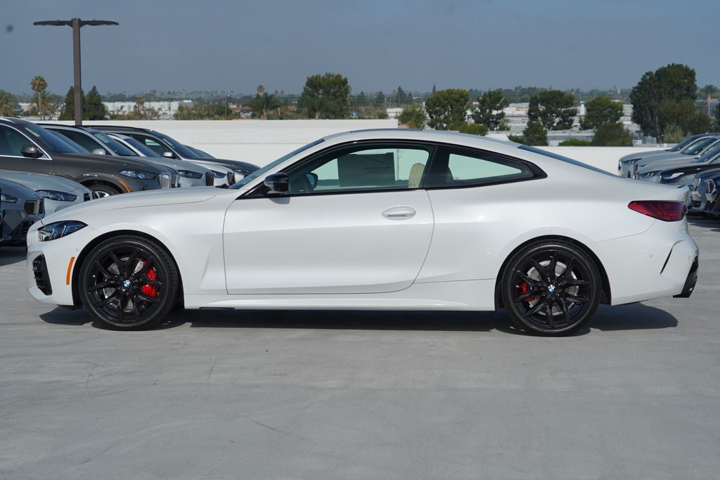 Thumbnail: 2027 BMW 4 Series - 4