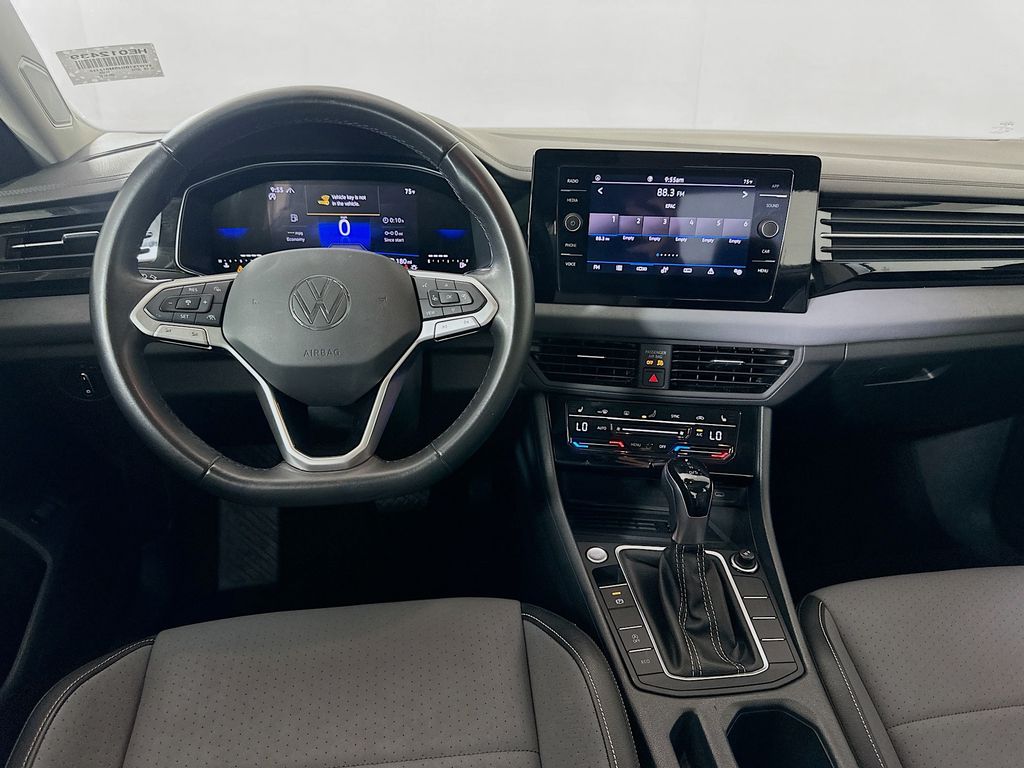 Thumbnail: 2025 Volkswagen Jetta - 22