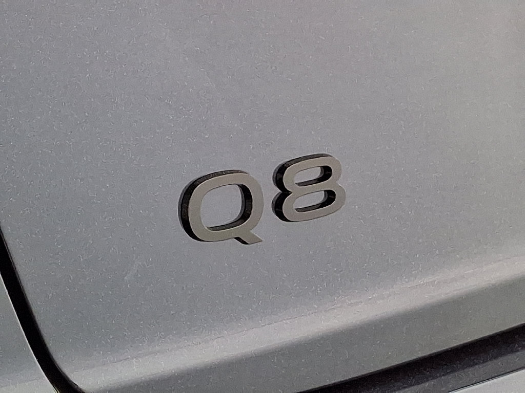 Thumbnail: 2026 Audi Q8 - 15