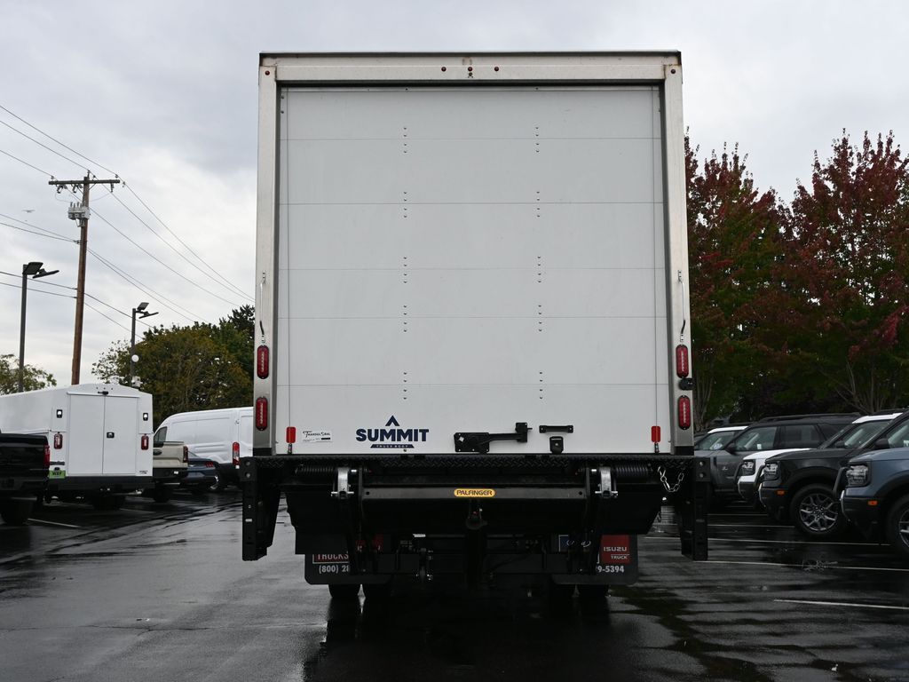 2025 Isuzu NRR 