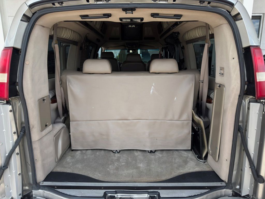 2003 GMC Savana G1500 - 7