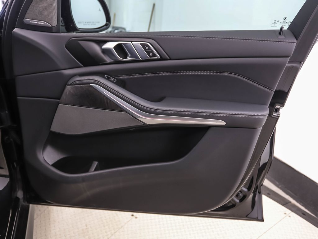 Thumbnail: 2023 BMW X5 - 29