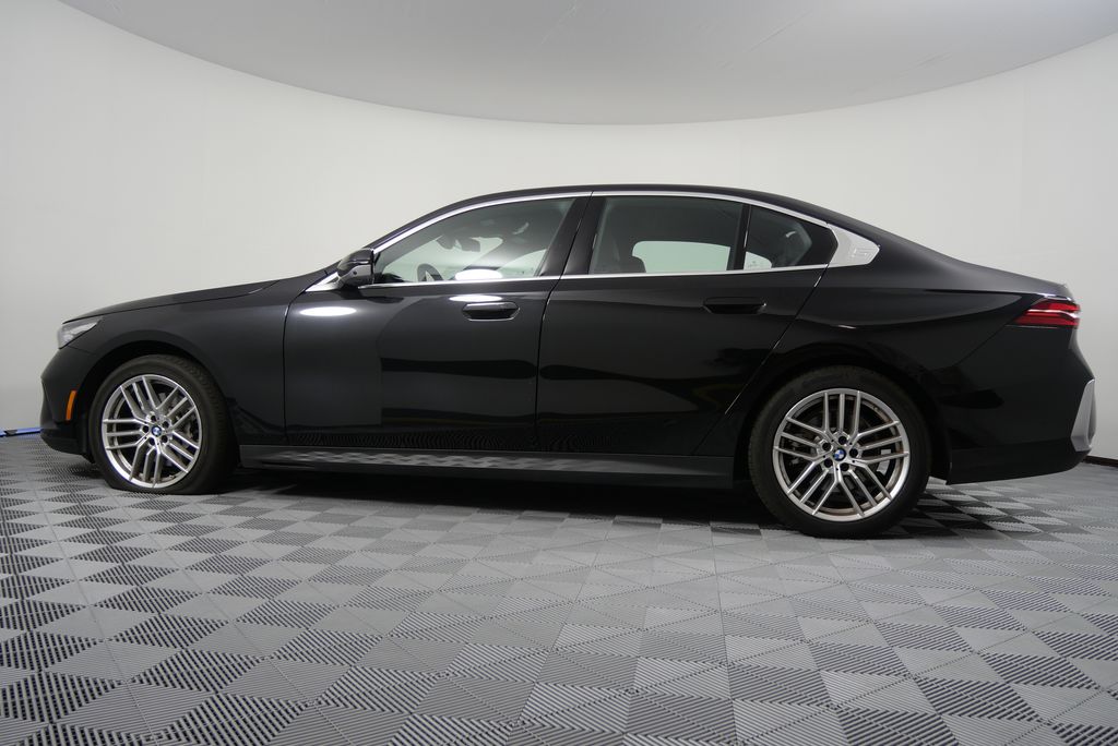 2024 BMW 5 Series 530i xDrive 7