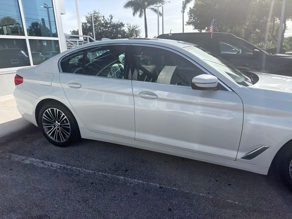 Used 2019 White Metallic BMW 540i xDrive image 17