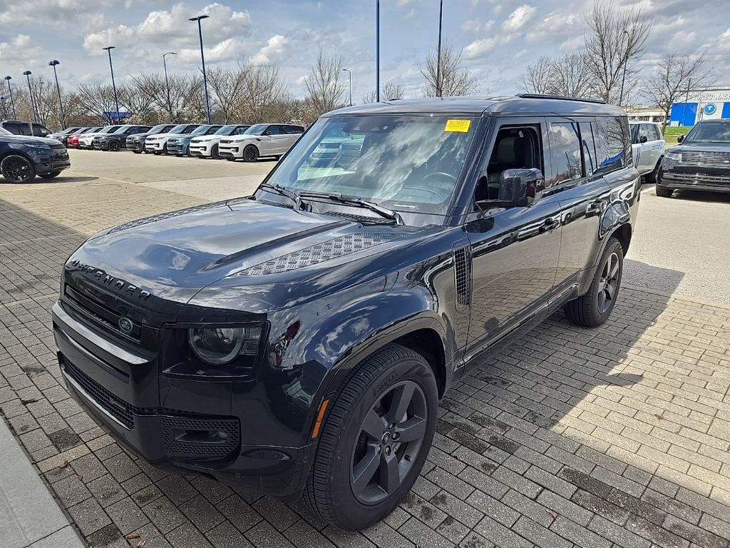 Land Rover Defender 130 X-Dynamic SE AWD