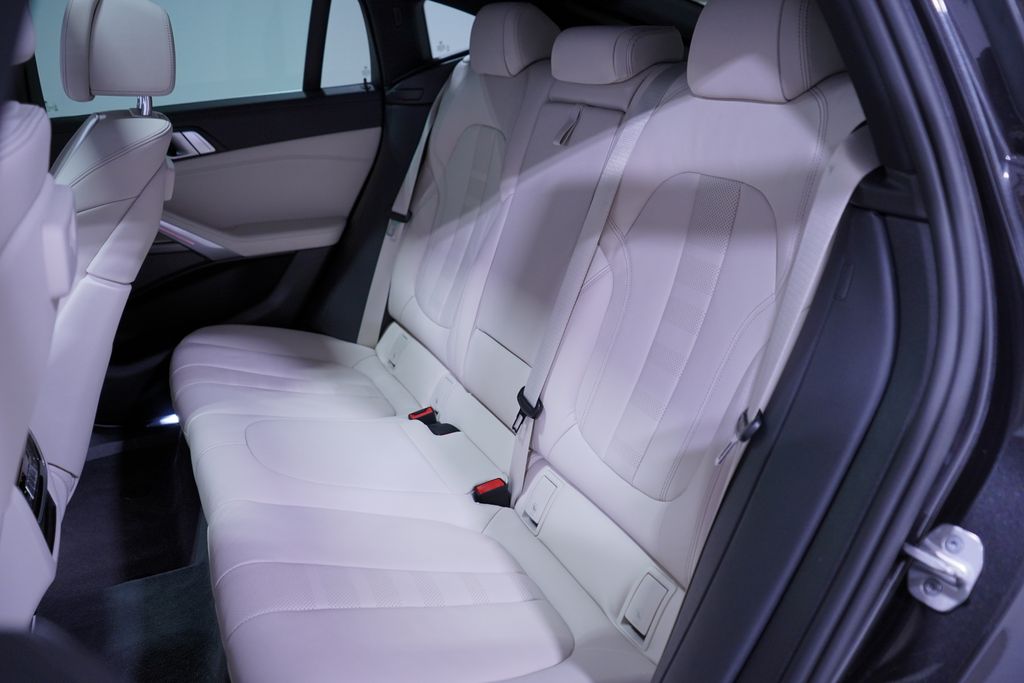 Thumbnail: 2021 BMW X6 - 9