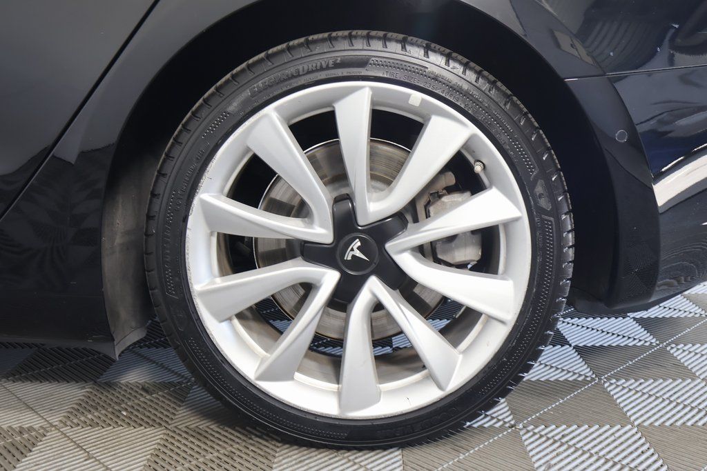 Thumbnail: 2019 Tesla Model 3 - 16