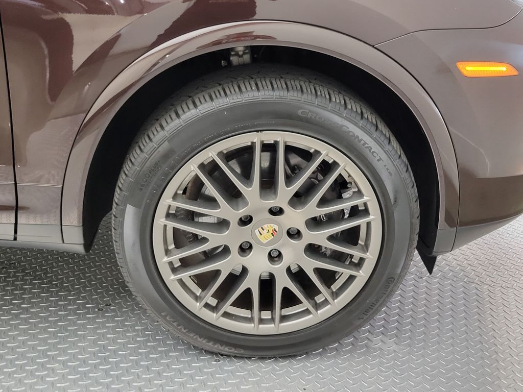 Thumbnail: 2017 Porsche Cayenne - 10