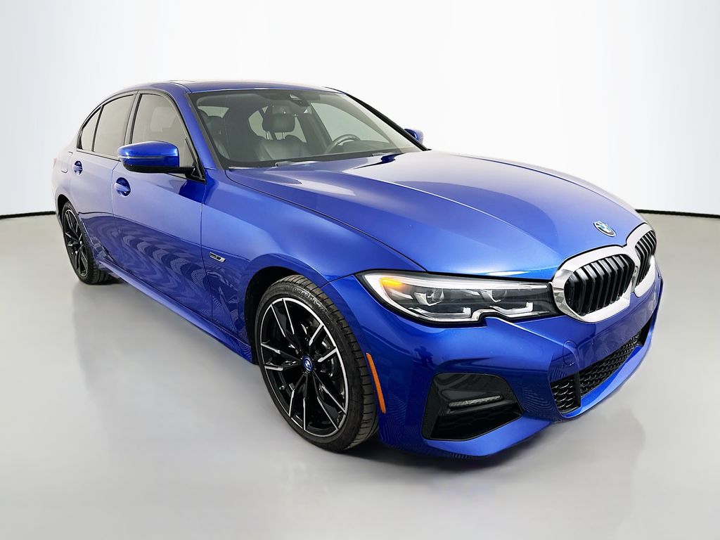 Thumbnail: 2022 BMW 3 Series - 3