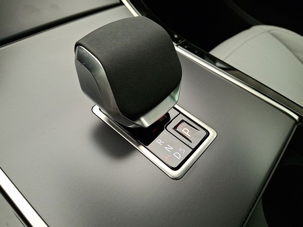 Thumbnail: 2026 Land Rover Range Rover Evoque - 10