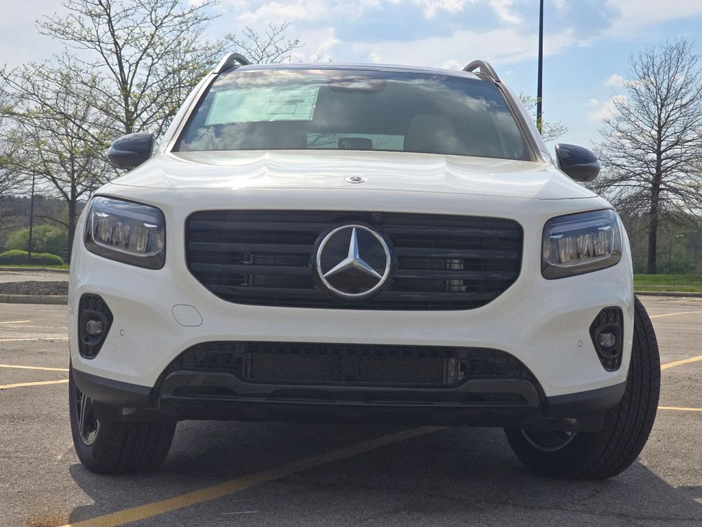 New 2026 White Mercedes-Benz GLB 250 image 11