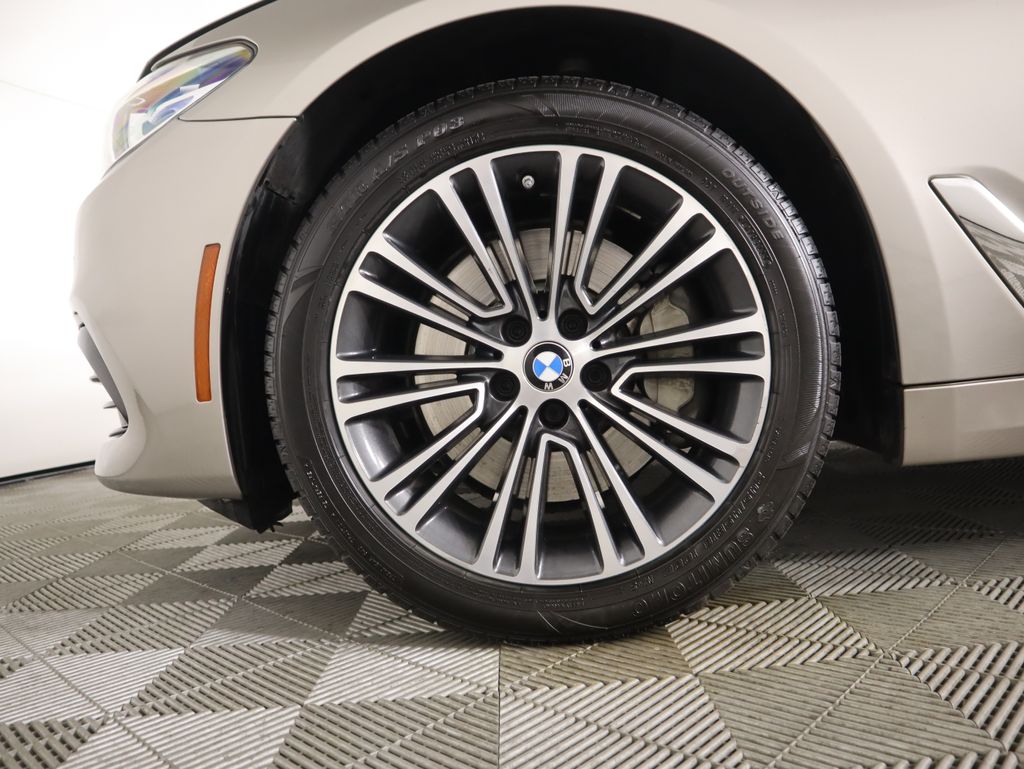 Thumbnail: 2017 BMW 5 Series - 31