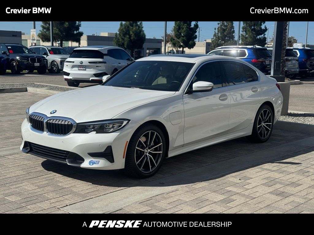 Thumbnail: 2021 BMW 3 Series - 1
