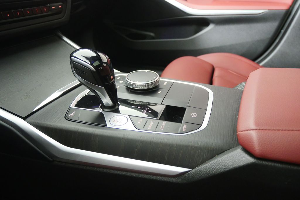 Thumbnail: 2022 BMW 3 Series - 23