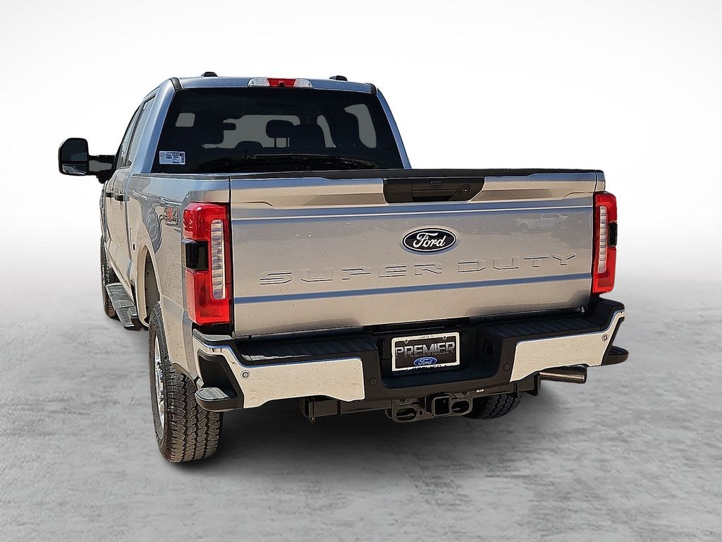 New 2027 Silver Ford XLT image 8