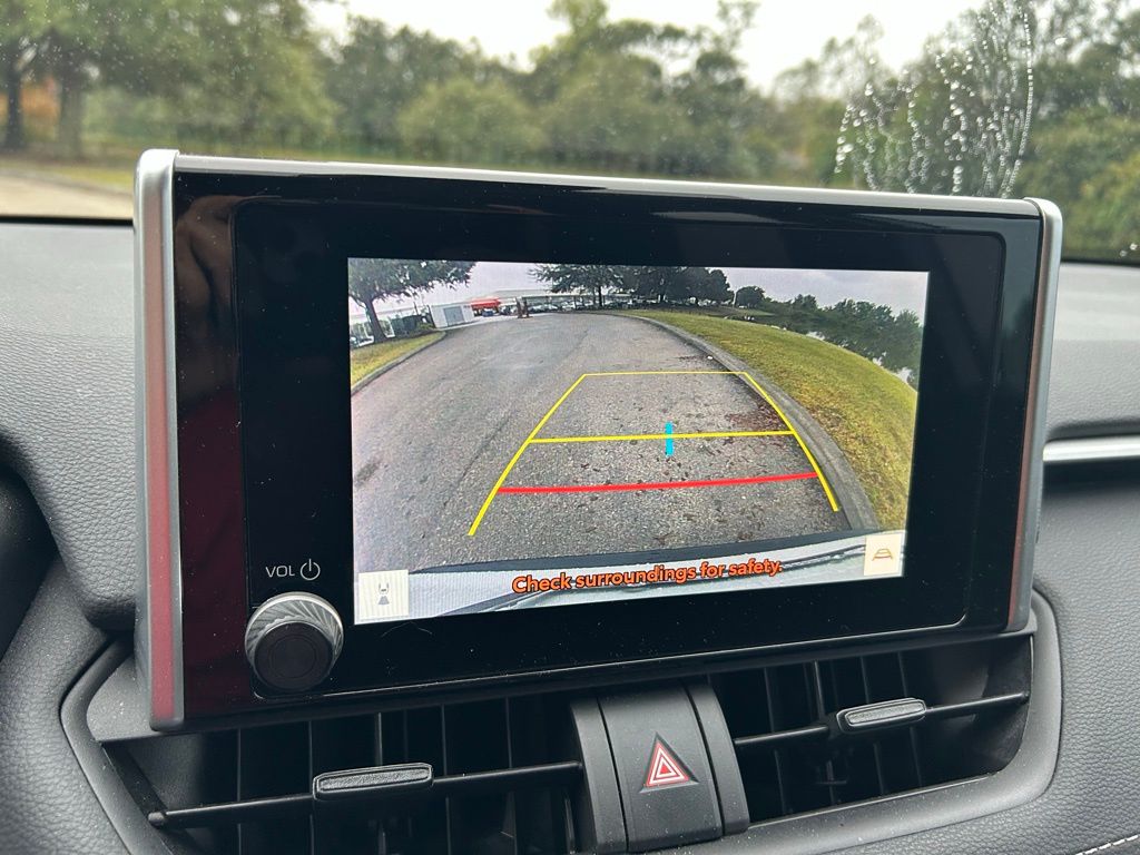 Thumbnail: 2023 Toyota RAV4 - 25