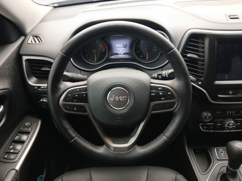 Used Car 2021 Jeep Cherokee  Latitude Lux For Sale Under $25,000 In Austin, Texas