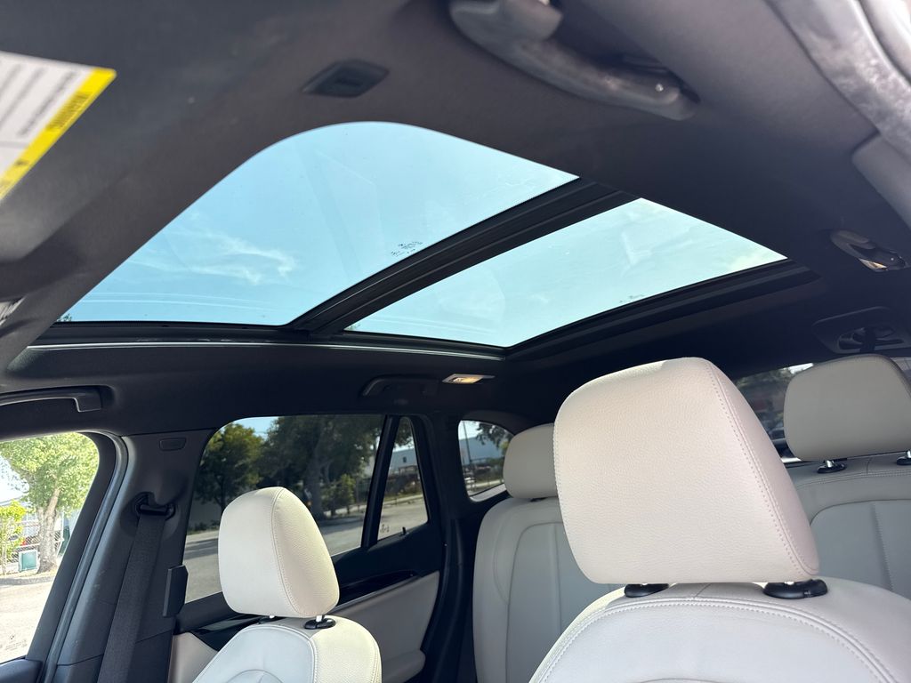 Used 2019 Silver BMW sDrive28i image 8