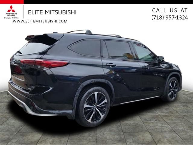 2021 Toyota Highlander XSE photo 2
