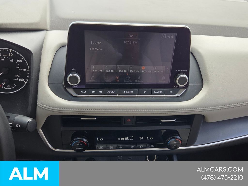 Used 2025 White Nissan SV image 19