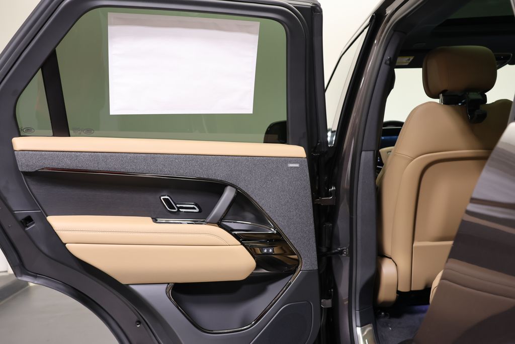 Thumbnail: 2026 Land Rover Range Rover Sport - 31