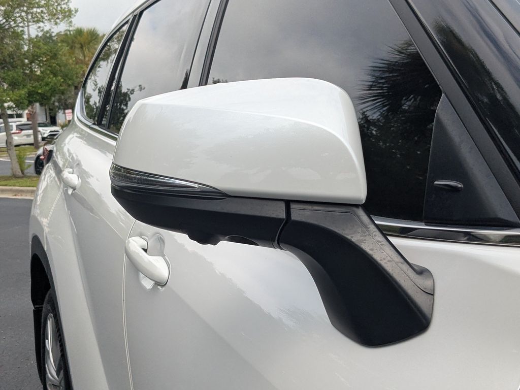 Used 2023 Toyota Highlander SUV