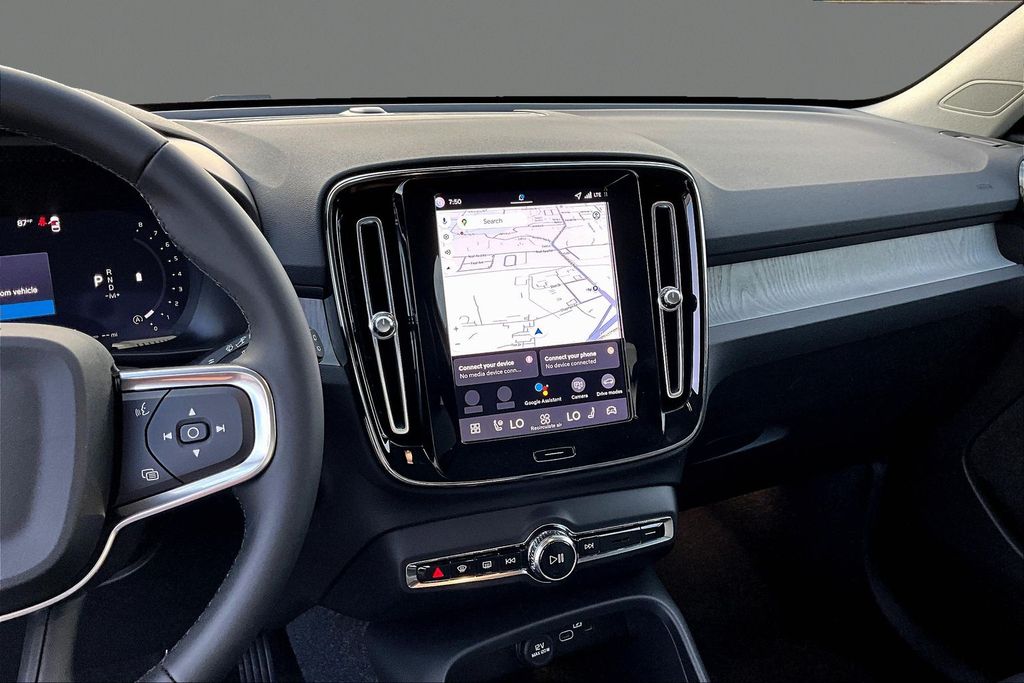 2026 Volvo XC40 Plus - Photo 9