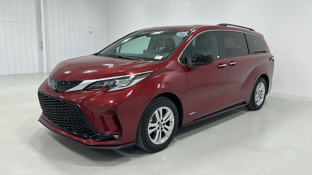 Pearl 2021 Toyota Sienna XSE 7-Passenger AWD Minivan All-Wheel Drive Continuously Variable Transmission