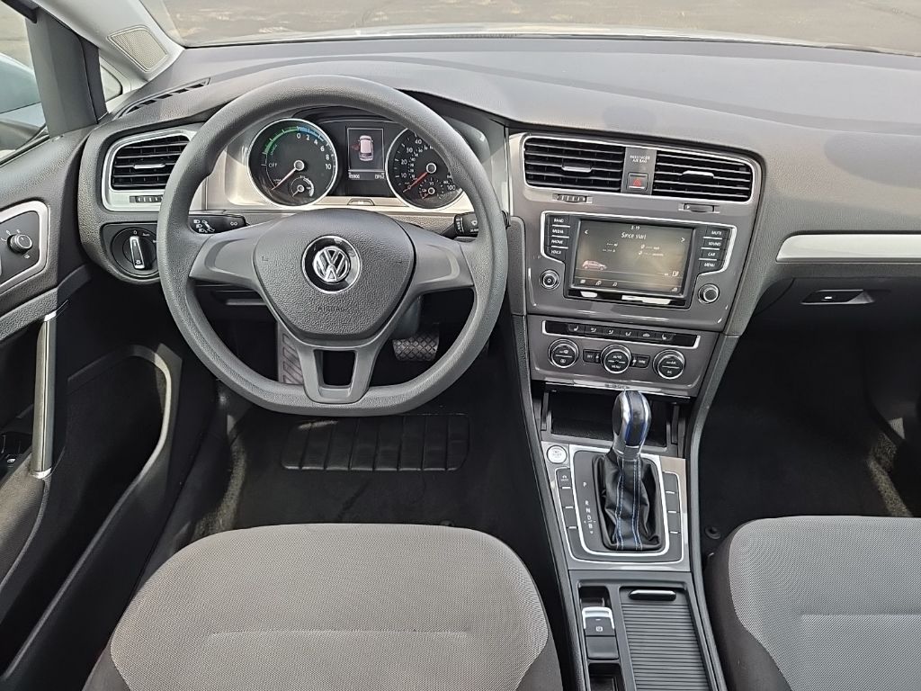 Thumbnail: 2016 Volkswagen e-Golf - 29