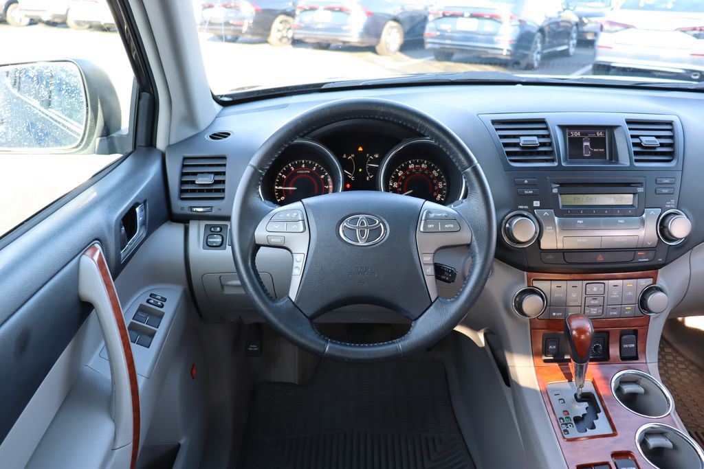 2010 Toyota Highlander Limited 21