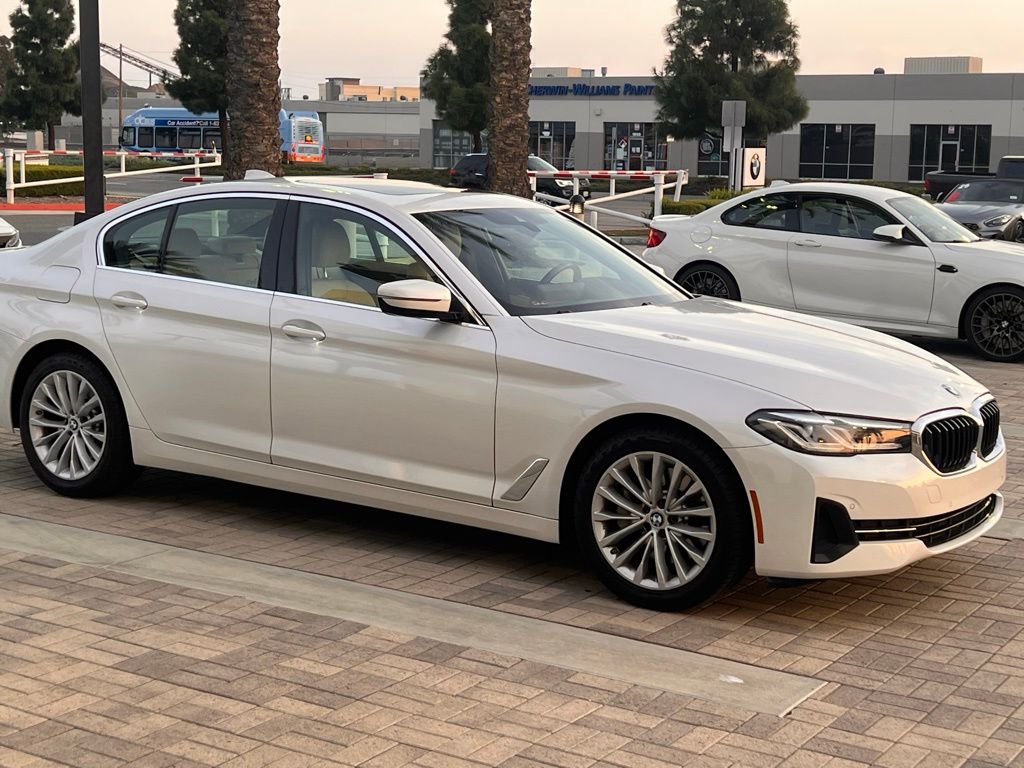 Thumbnail: 2023 BMW 5 Series - 4