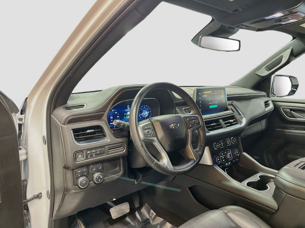 Used 2024 Summit White Chevrolet Z71 image 9