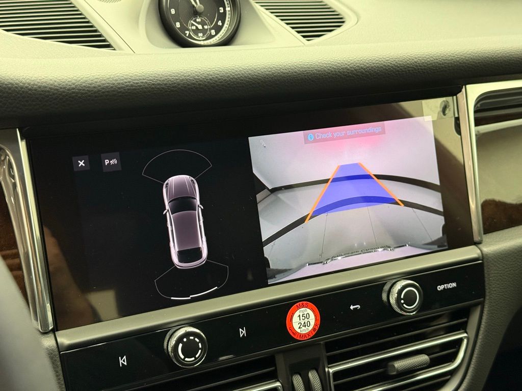 Thumbnail: 2025 Porsche Macan - 17