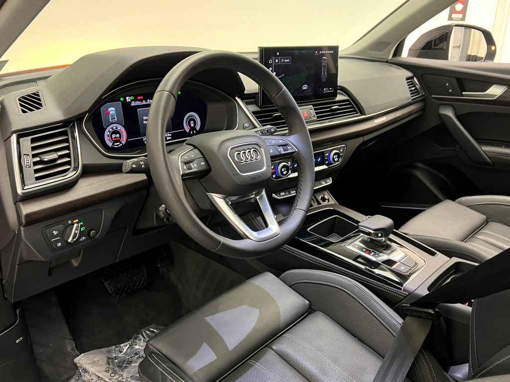 Thumbnail: 2023 Audi Q5 - 27