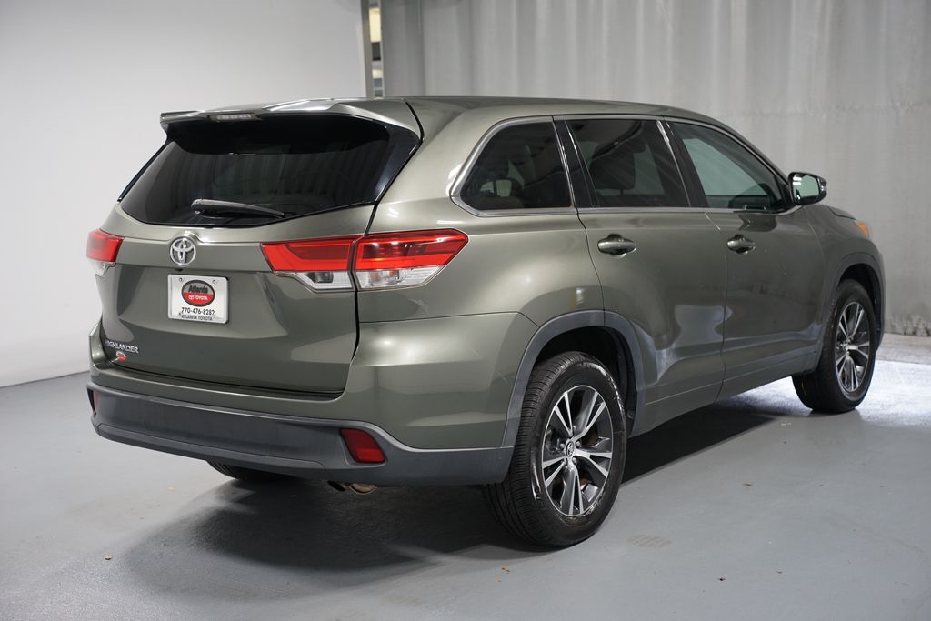 Thumbnail: 2018 Toyota Highlander - 8