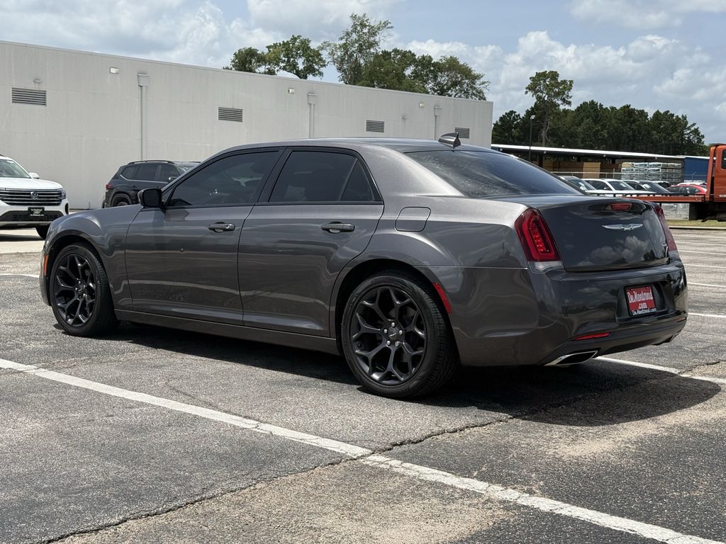 2019 Chrysler 300 Touring - 6