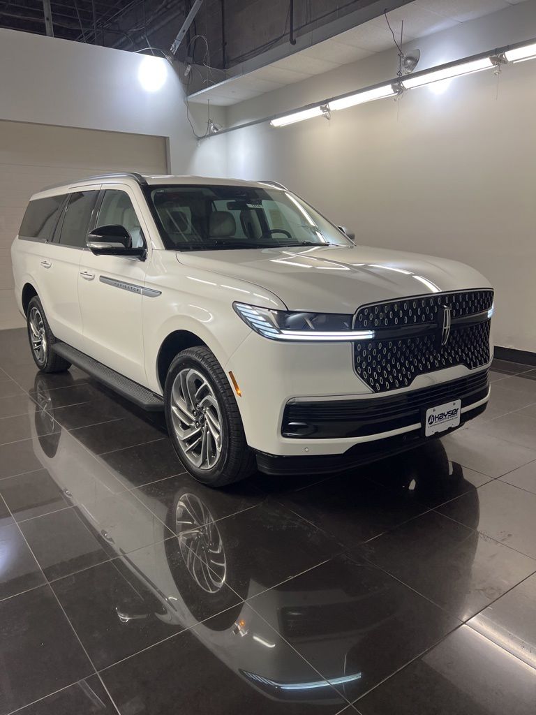 2026 Lincoln Navigator Premiere L 4WD's photo