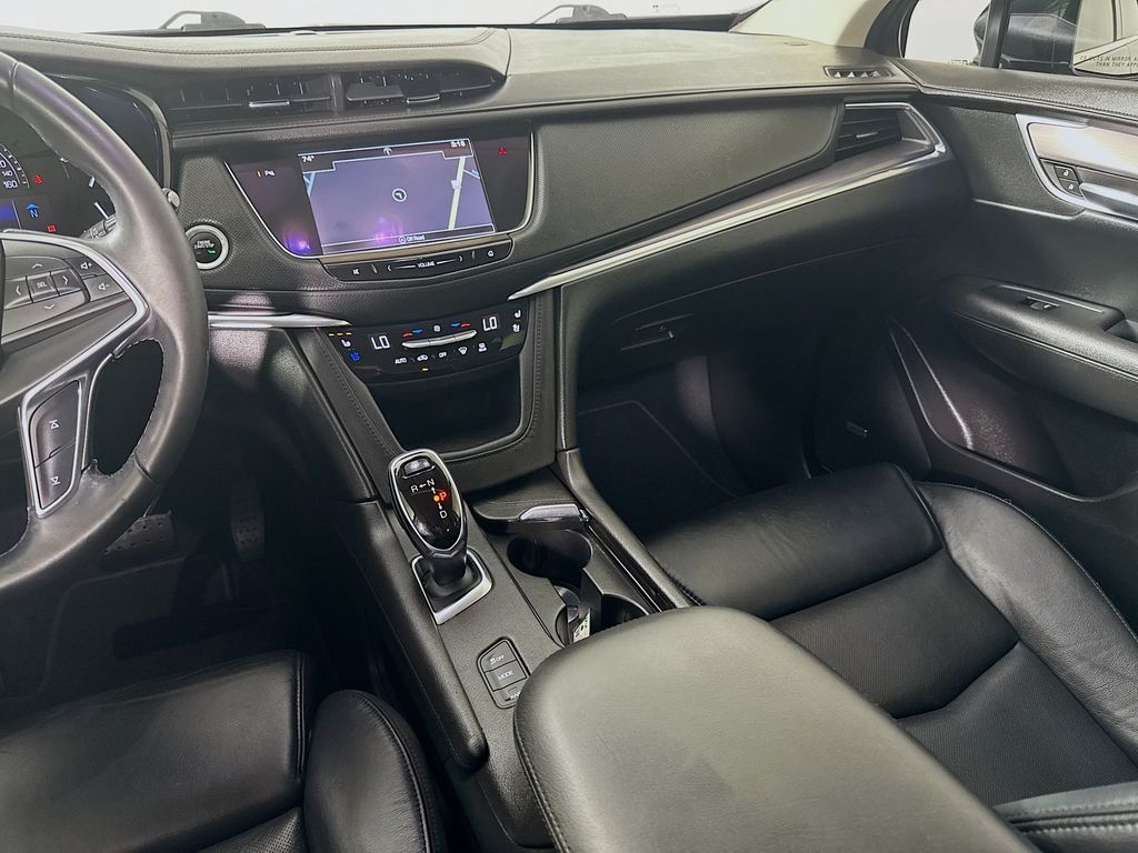 Thumbnail: 2017 Cadillac XT5 - 23