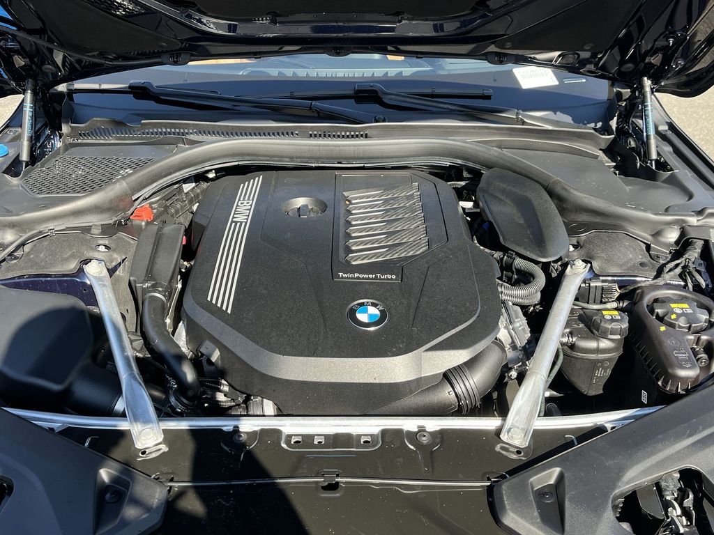 Thumbnail: 2022 BMW 8 Series - 27