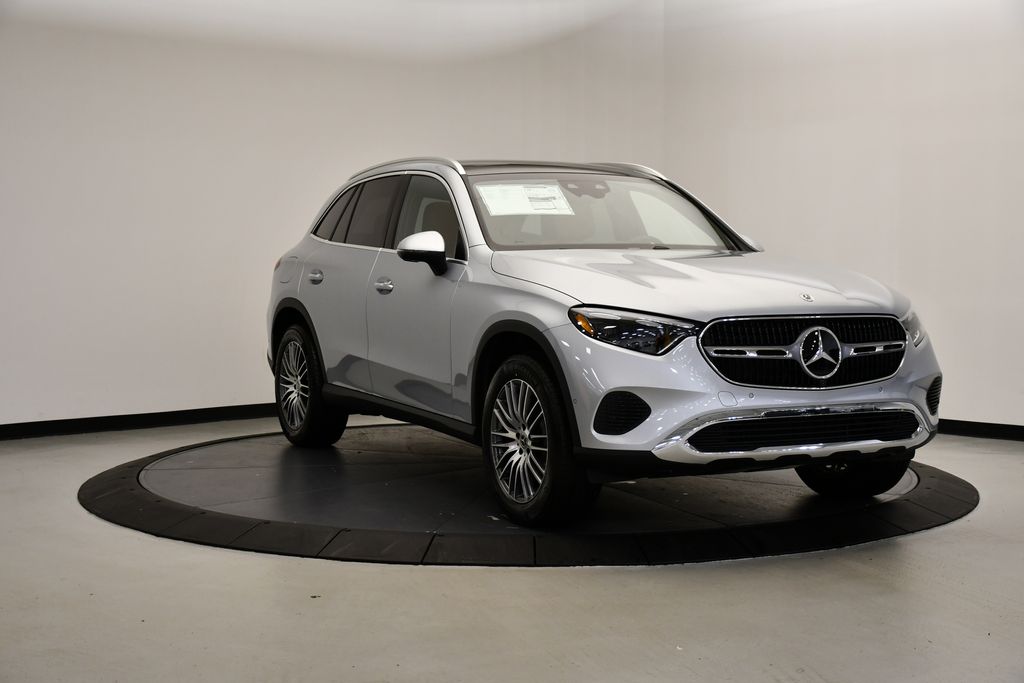 2025 Mercedes-Benz GLC 300 7