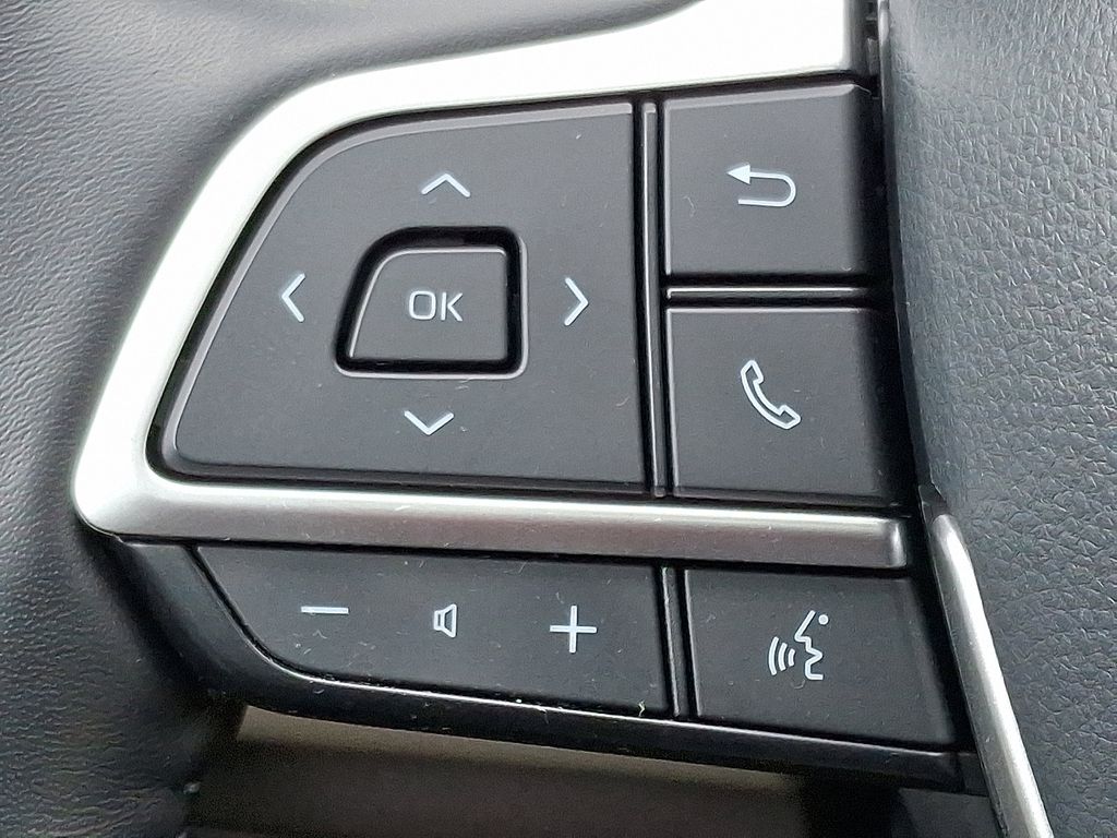 2022 Toyota Highlander XLE 22